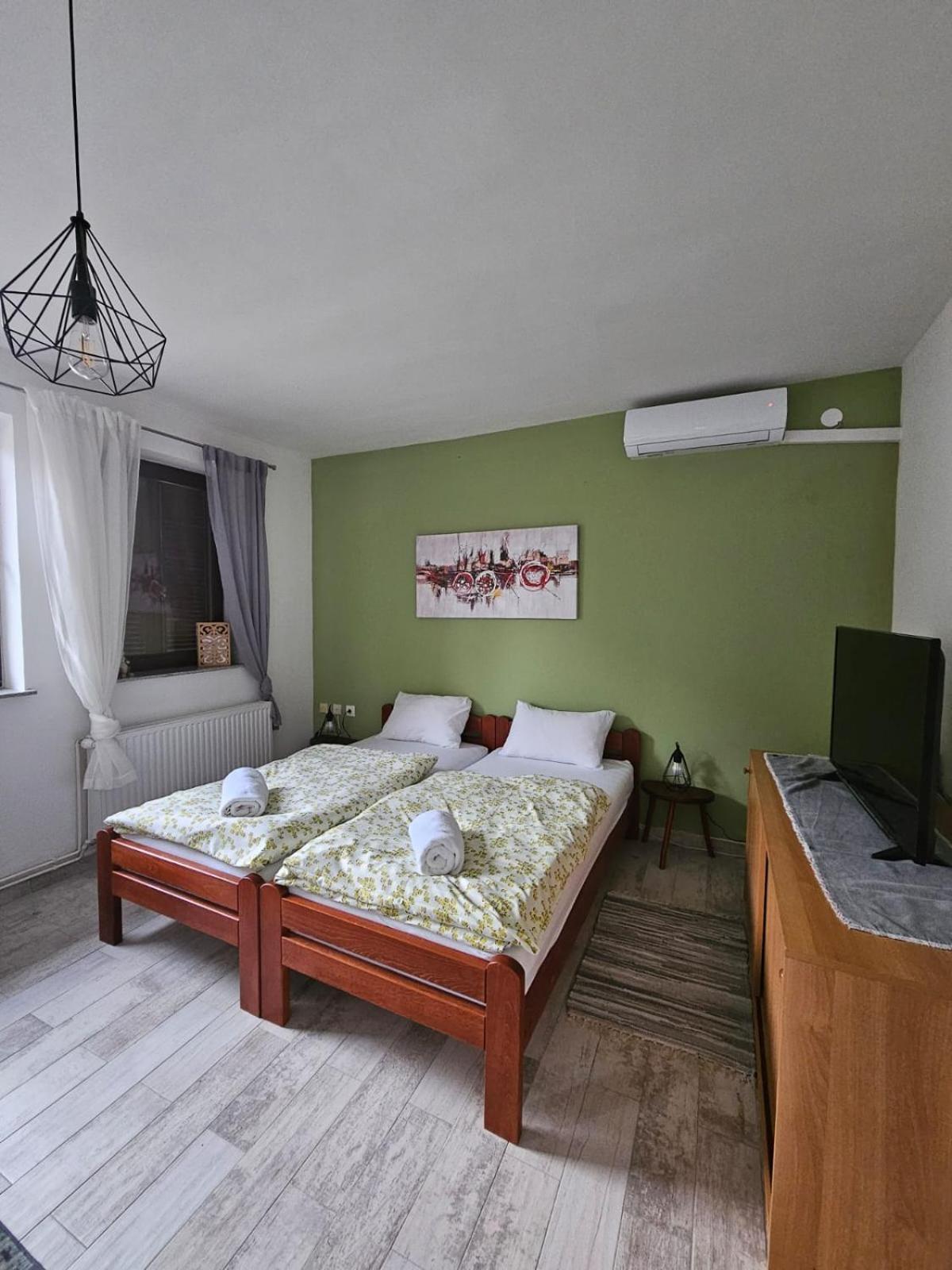 Studio Apartman Dora อิลก ภายนอก รูปภาพ